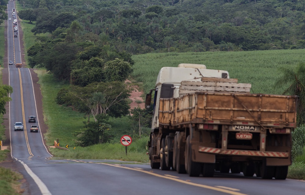 Ir para  <p>A Secretaria dos Transportes deve lan&ccedil;ar at&eacute; o final do ano um projeto de implanta&ccedil;&atilde;o de balan&ccedil;as nas rodovias estaduais para controlar o peso das cargas de ve&iacute;culos. O...